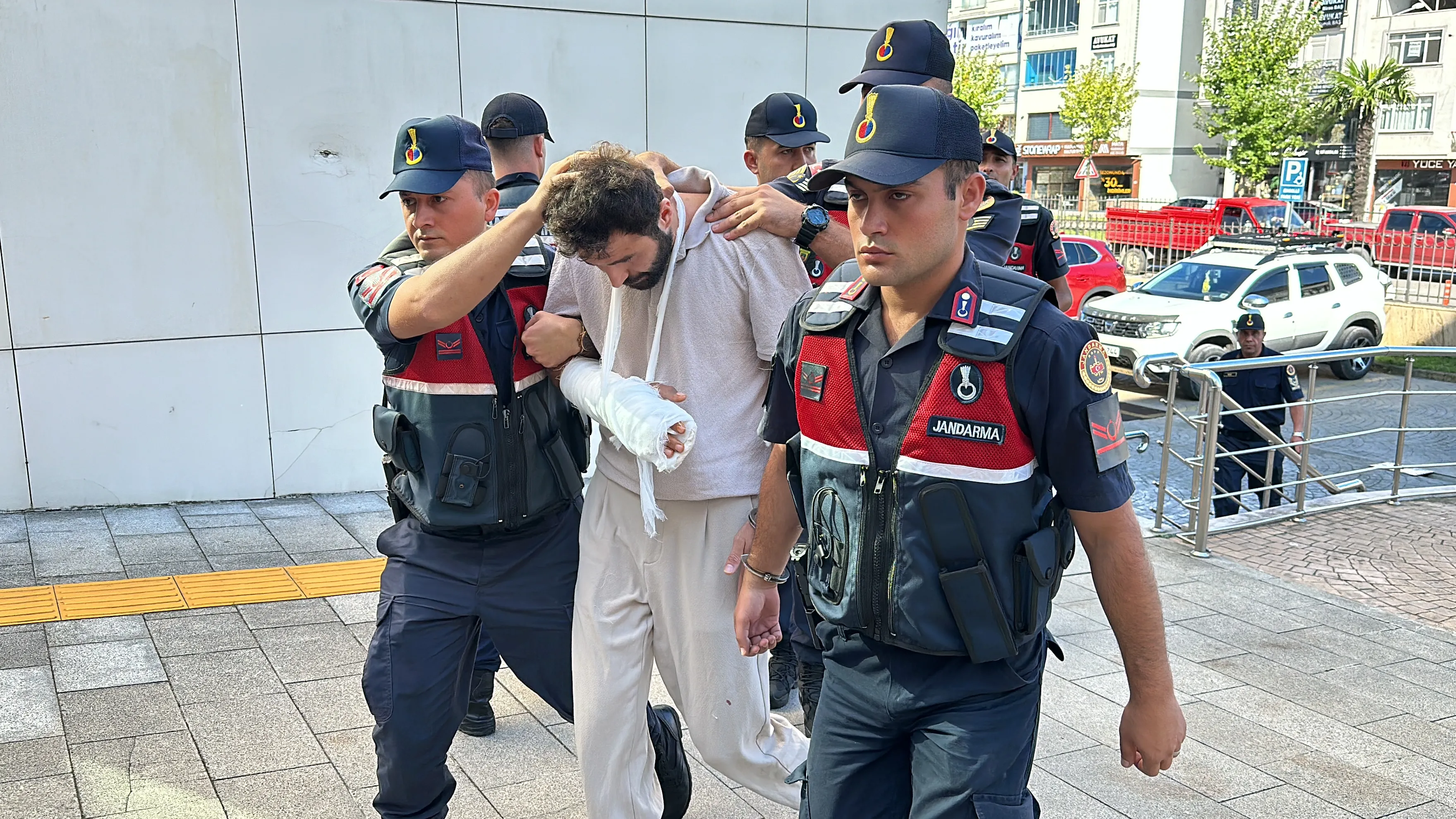 Jandarma personelini şehit eden motosiklet sürücüsü tutuklandı