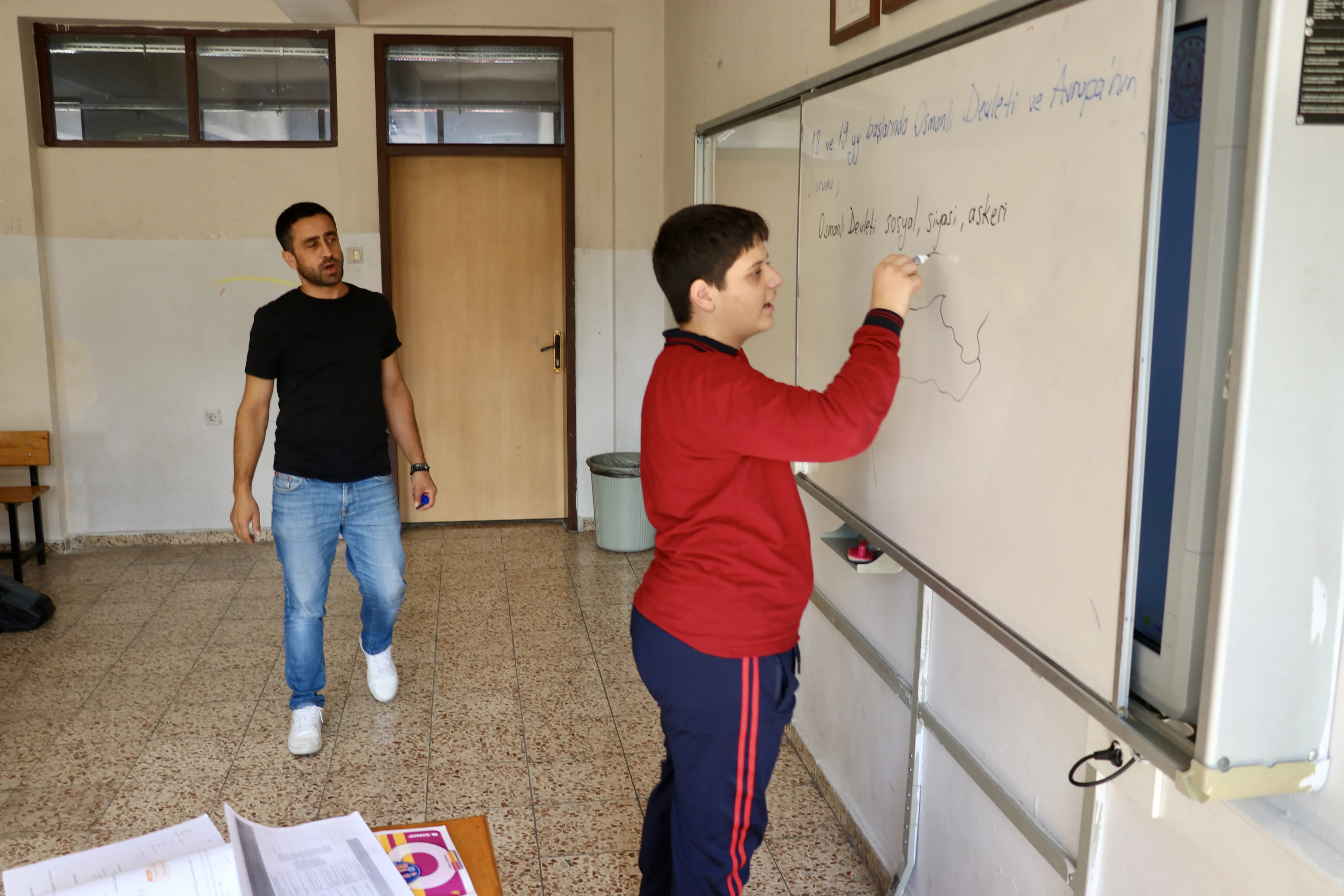 Otizmli oğlunun eğitimine katkı sağlayabilmek için eğitimci oldu