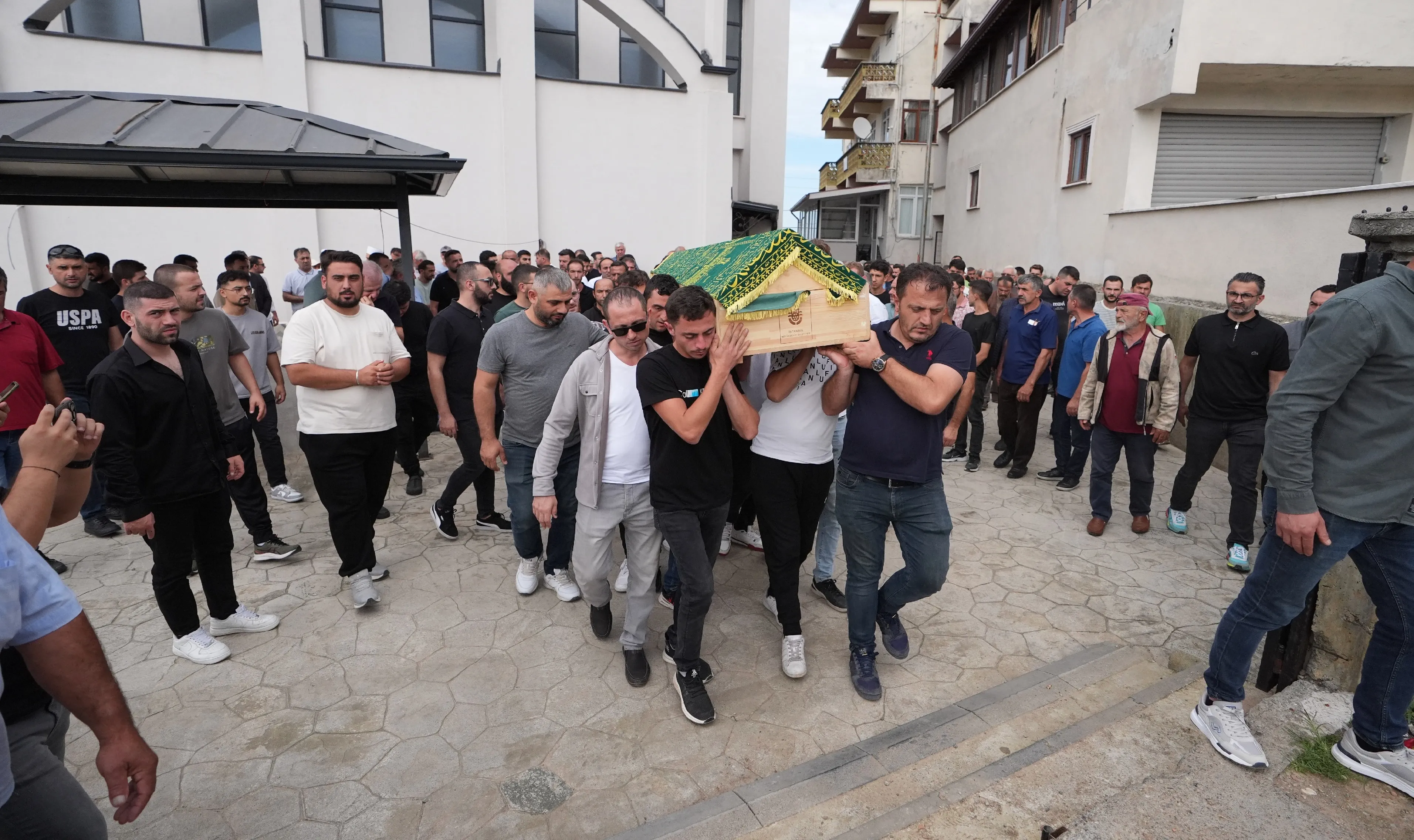 Makarna fabrikasındaki patlama sonucu ölen işçinin cenazesi Düzce'de defnedildi