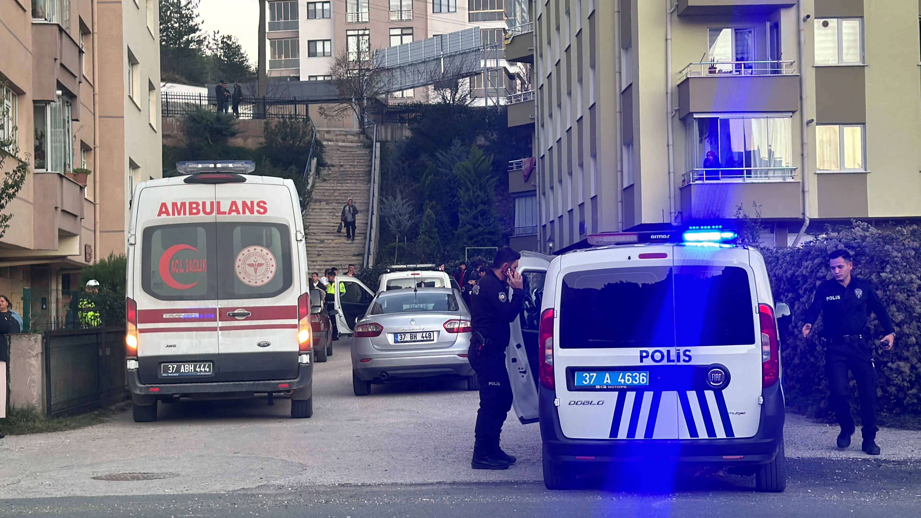 Polis memuru, eşini tabancayla vurarak öldürdü