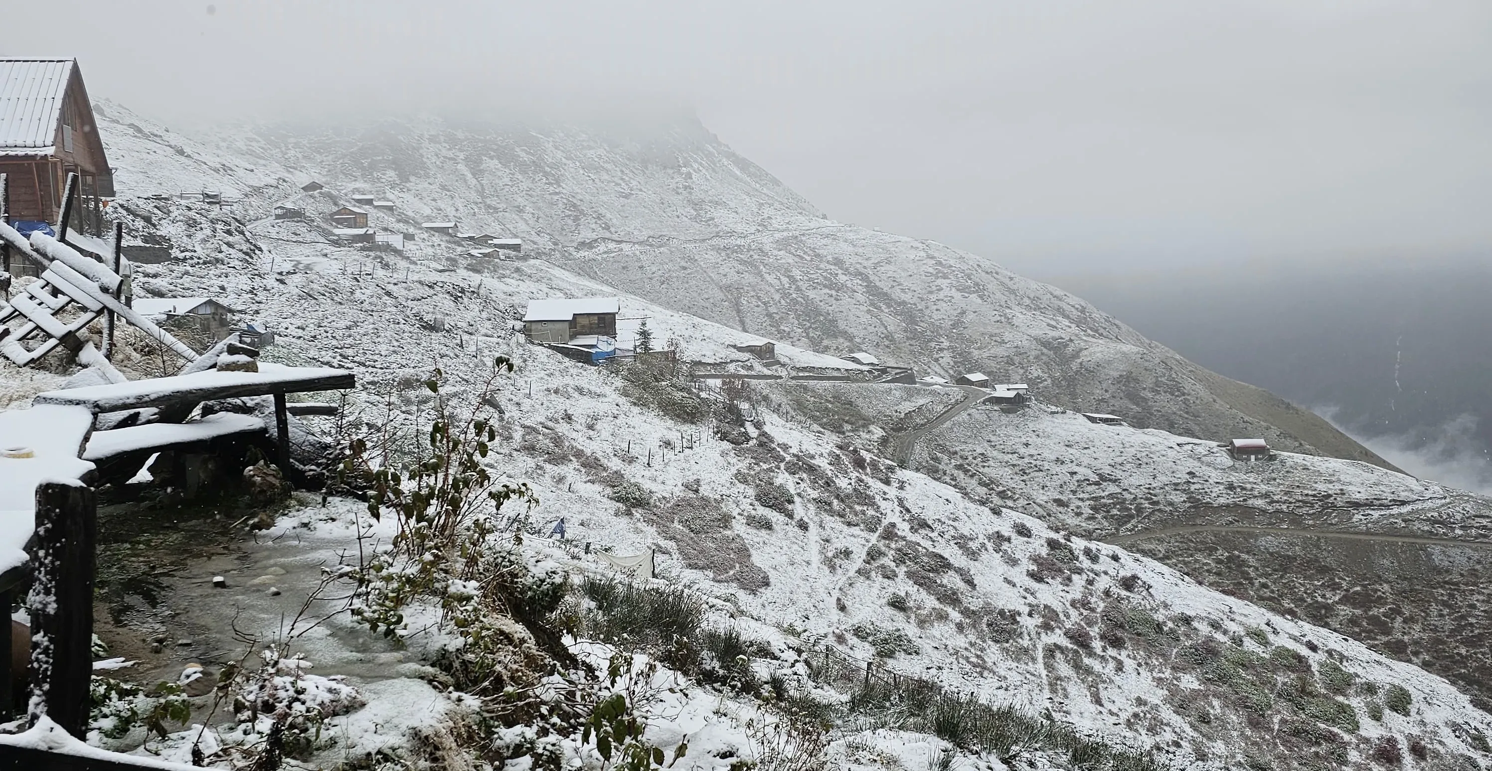 Rize'nin yüksek kesimlerine kar yağdı