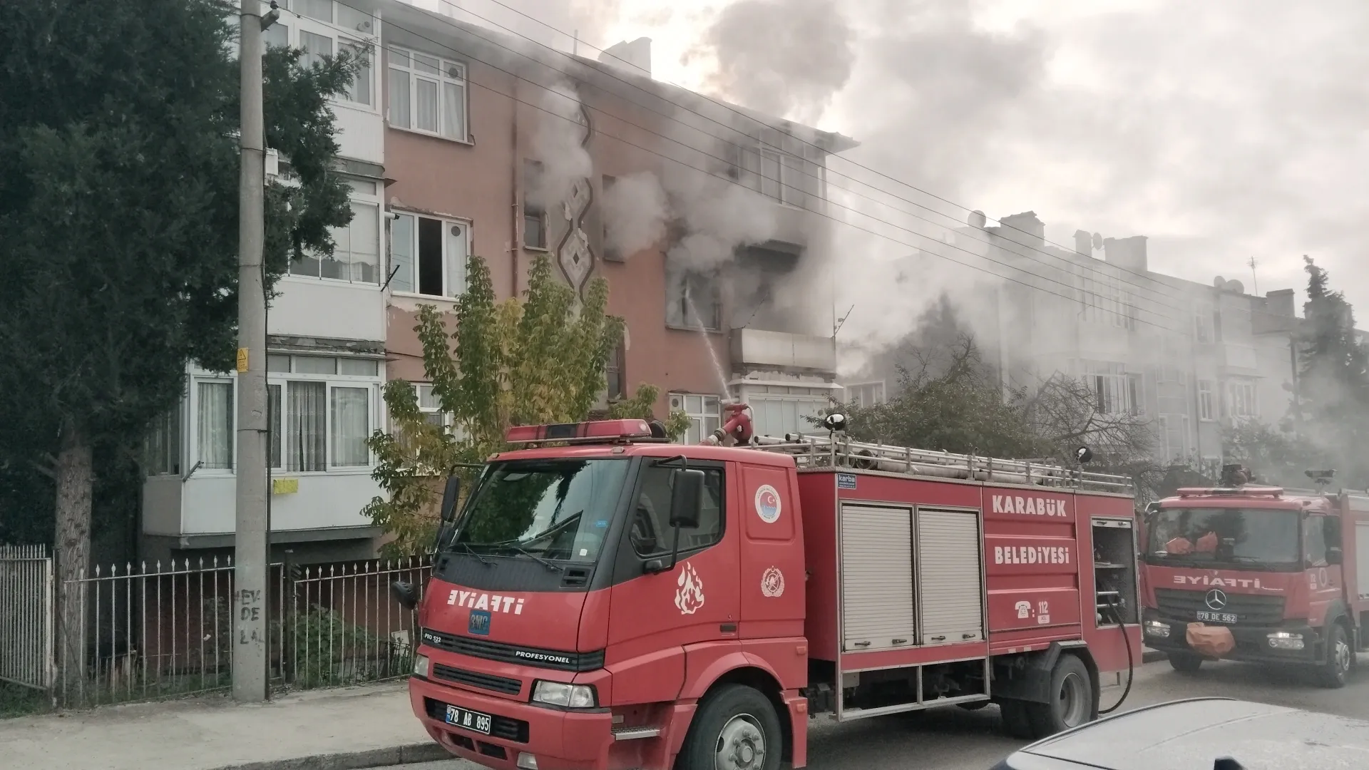 Karabük'te apartman dairesinde çıkan yangın söndürüldü