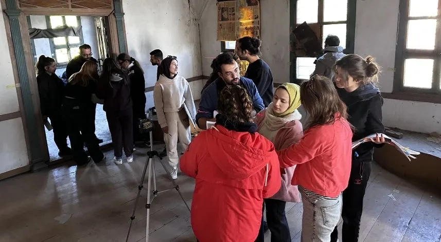 Üniversite öğrencileri Şebinkarahisar'ın tarihi yapılarının rölövesini çıkardı