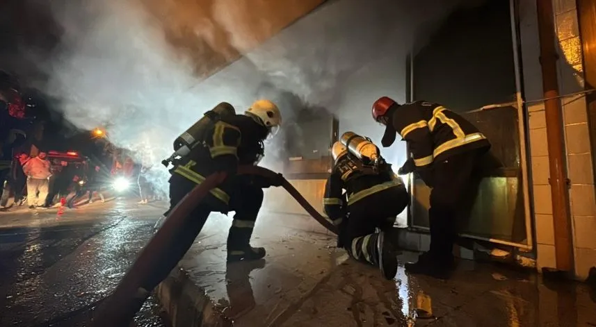 Ekmek fırınında çıkan yangın söndürüldü