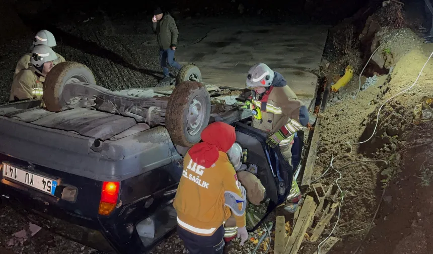 Yolu fark etmeyip şantiyeye girince takla takla attı: 1 yaralı