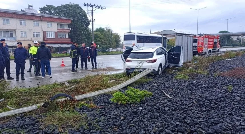 Samsun'da bariyere çarpan cipin sürücüsü öldü, eşi yaralandı