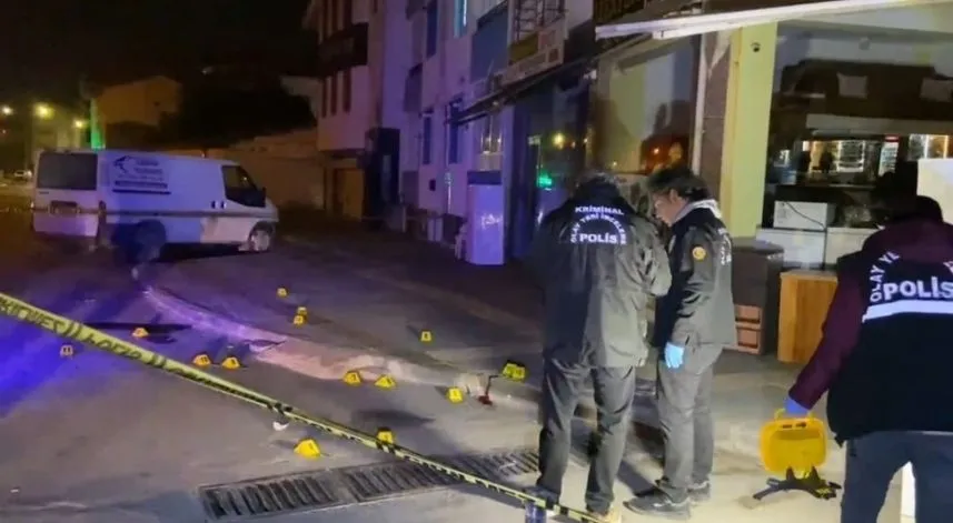 Akrabalar arasında çıkan kavgada 1 kişi silahla vurularak öldürüldü