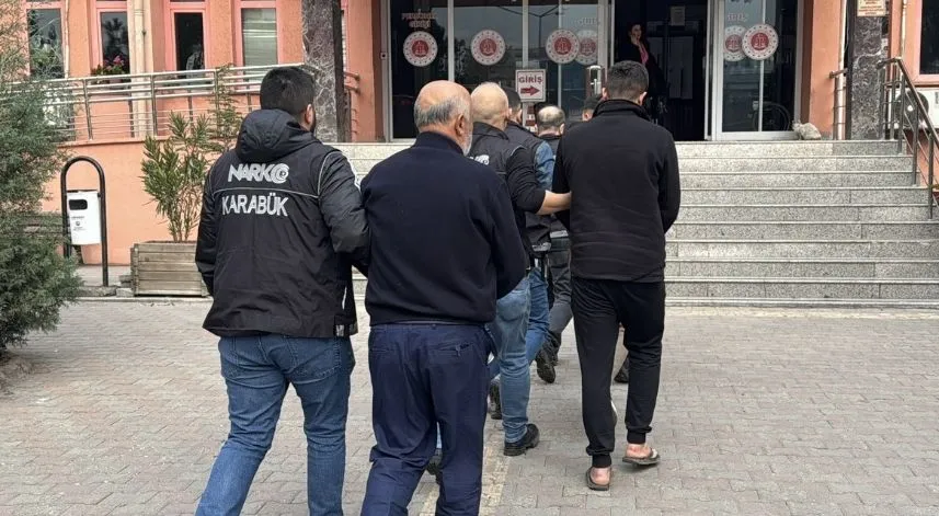 Uyuşturucu operasyonunda yakalanan 4 zanlı tutuklandı