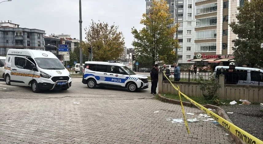 ATM'den para çekerken silahlı saldırıya uğrayan kişi yaralandı