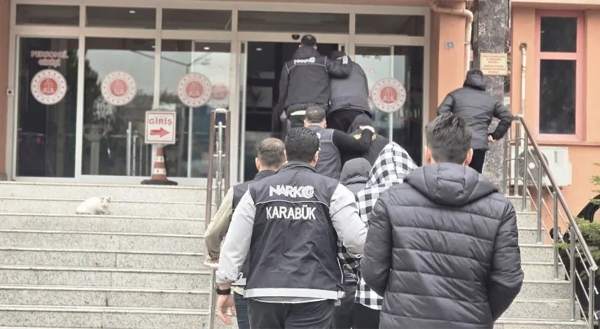 Uyuşturucu operasyonlarında yakalanan 3 zanlı tutuklandı