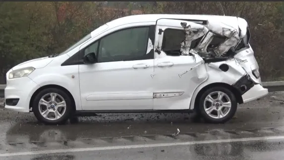 Amasya'da meydana gelen trafik kazasında araçlarda hasar oluştu