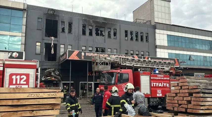 Mobilya imalathanesinde dört ayda üçüncü kez çıkan yangın söndürüldü