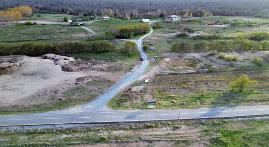 7 Hanenin 52 yıldır kullandığı bağlantı yolu arsa çıktı