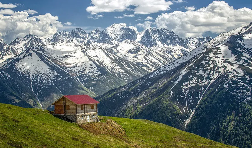 Rize namaz saatleri, nöbetçi eczaneler ve uçak seferleri