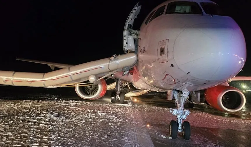 Antalya havalimanı'na iniş yapan uçağın motorunda yangın çıktı