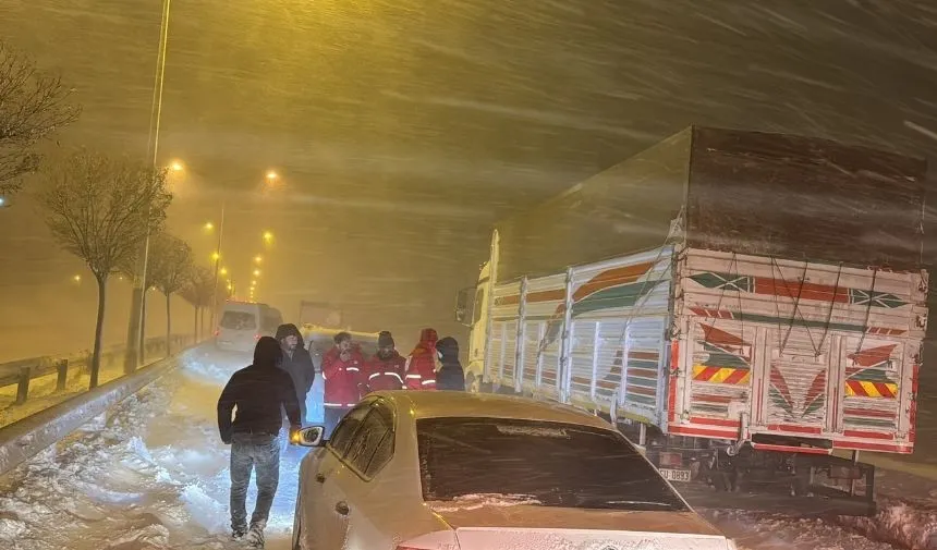 Bayburt-gümüşhane yolu  kapandı