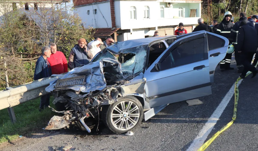 Ordu'da kamyona çarpan otomobildeki 3 kişi öldü