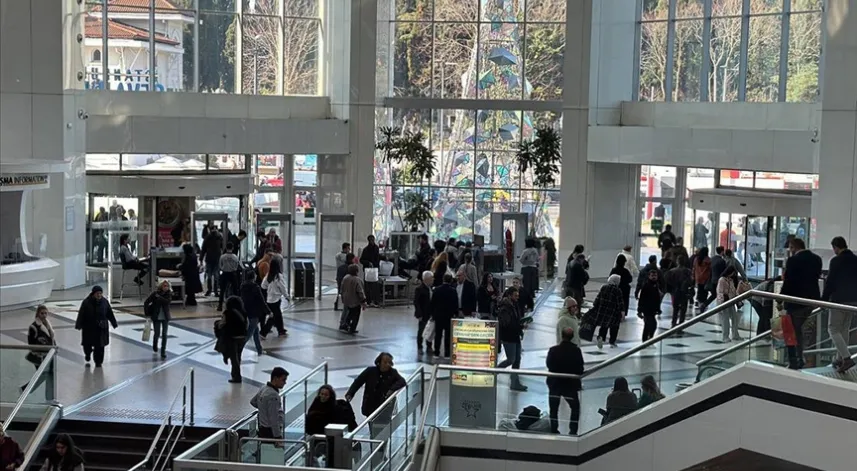 Alışveriş merkezlerinde kasım indirimi yoğunluğu!