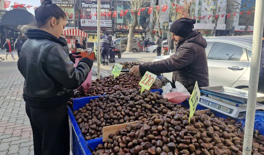 Kış mevsiminin vazgeçilmezi kestane yoğun talep görüyor