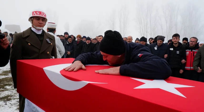 Erzurum şehidini dualarla uğurladı