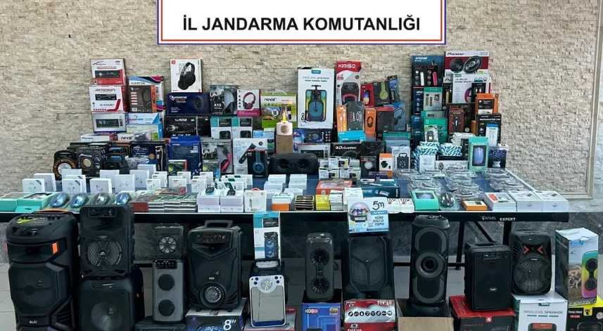 Jandarmadan kaçak elektronik eşya baskını