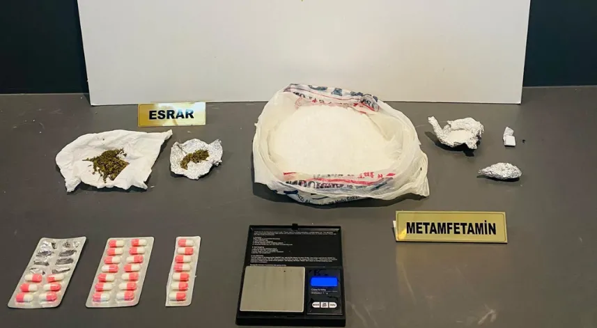 1 kilo 199 gram sentetik uyuşturucu ele geçirildi, 2 zanlı yakalandı