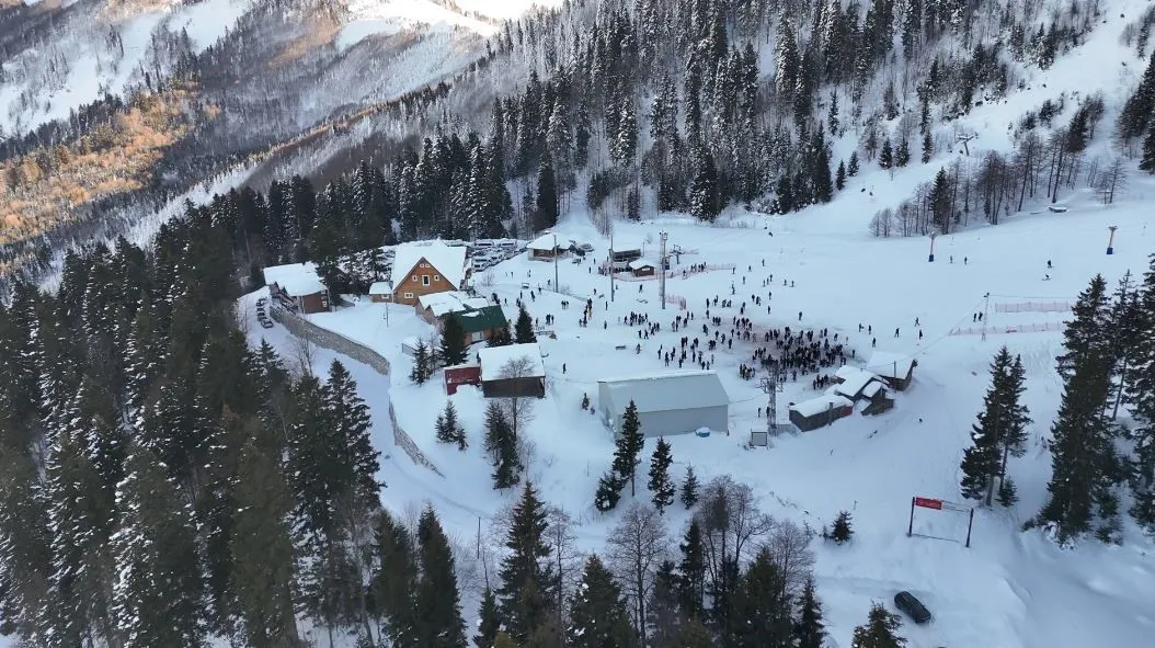 Artvin Atabarı Kayak Merkezi’nde 7. Geleneksel Kar Şenliği coşkuyla kutlandı