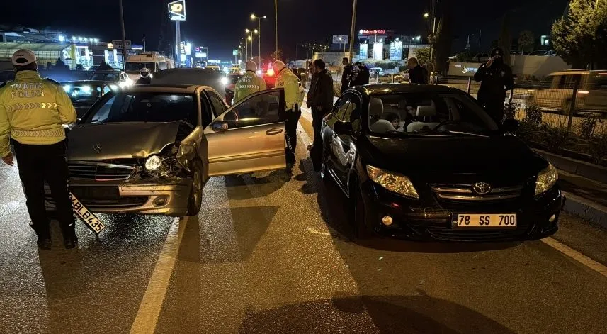 Karabük'te zincirleme trafik kazasında 3 kişi yaralandı