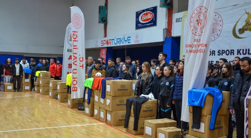 Bolu'da amatör spor kulüplerine malzeme dağıtımı yapıldı