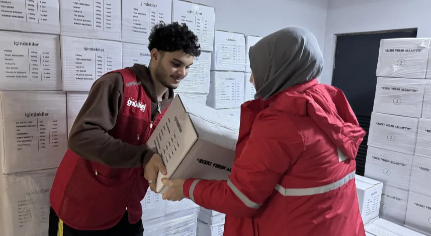 Filistinli genç Türkiye'ye vefa borcunu ödemek için Kızılay gönüllüsü oldu