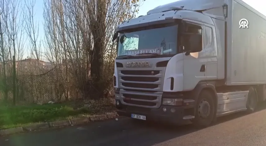  Gasba direnen tır sürücüsü boynundan bıçaklandı