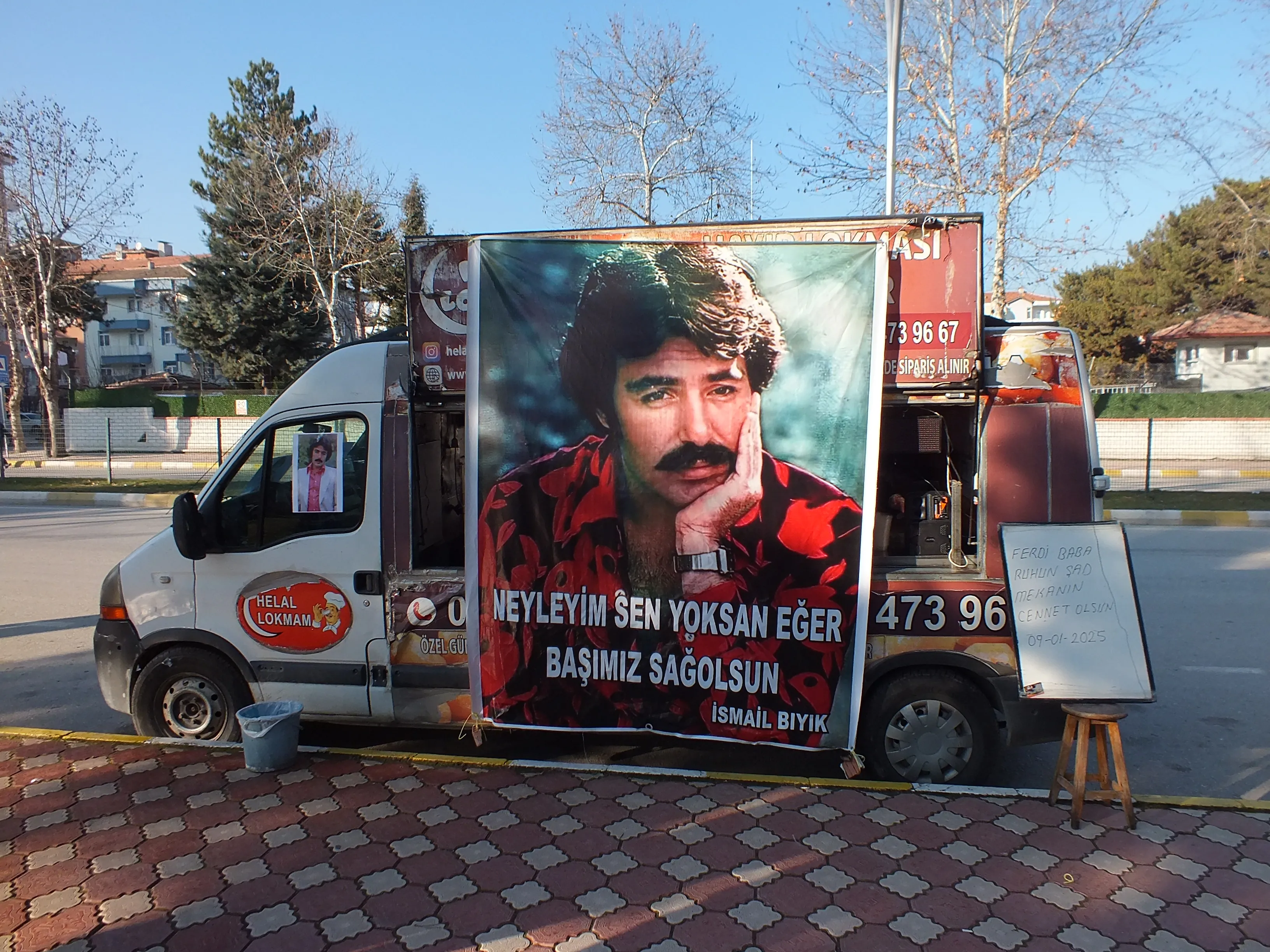 Turhal'da Ferdi Tayfur için lokma dağıtıldı