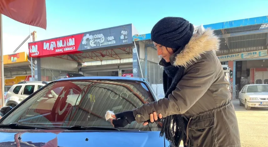 Kadın kuaförü, sanayide oto boyacısı oldu