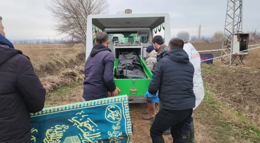 Elektrik trafosu yanında erkek cesedi bulundu