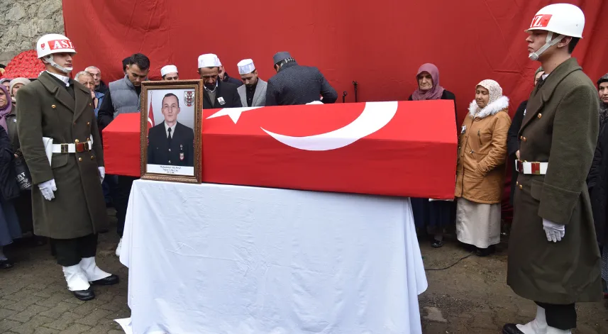 Birliğinde vefat eden Uzman Çavuş Yılmaz, Giresun'da toprağa verildi