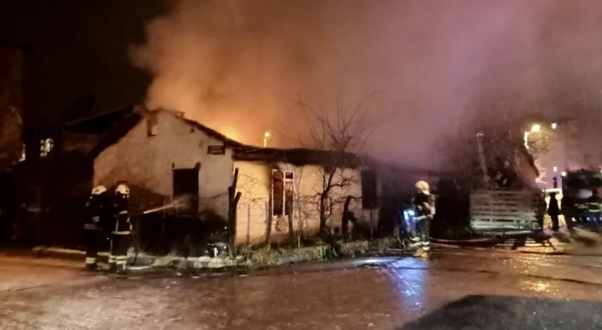 Samsun'da çıkan yangında bir evde hasar oluştu