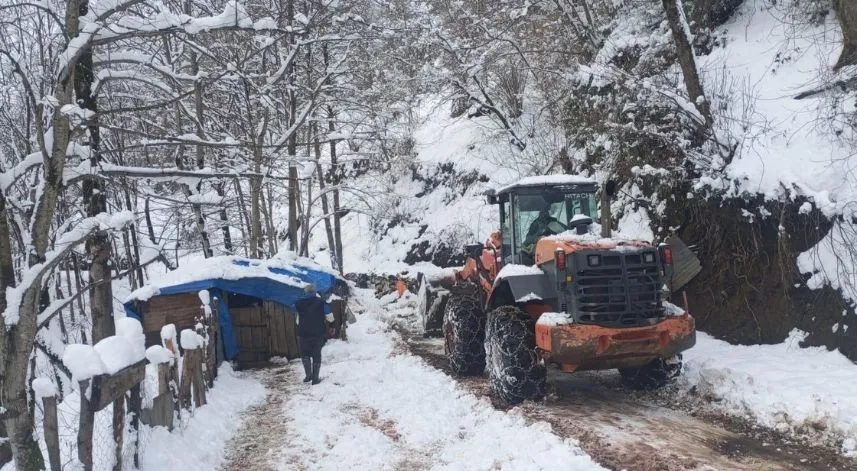 Rize'de 81 köy yolu ulaşıma kapandı