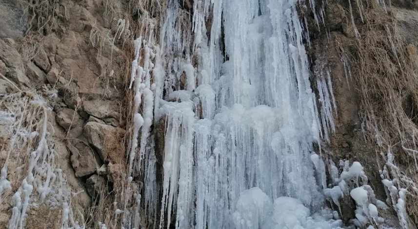 Amasya'da şelaleler dondu