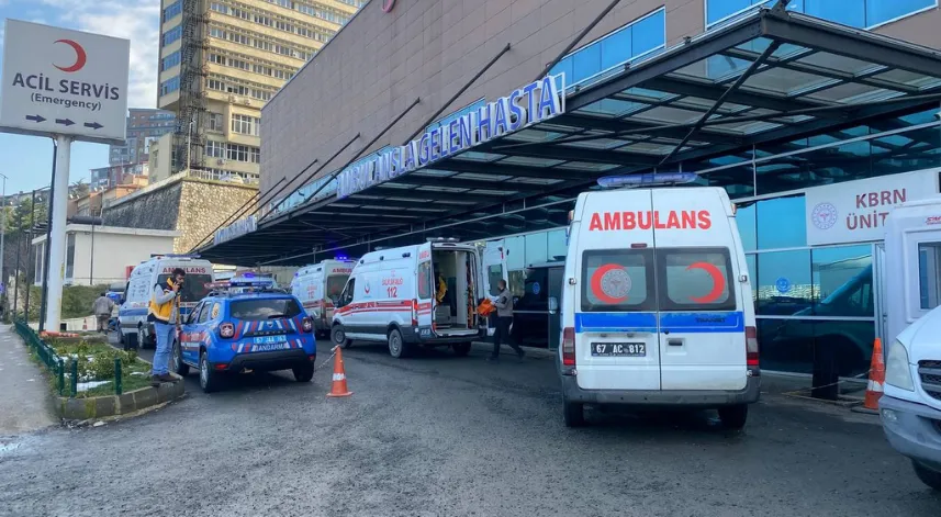 Zonguldak'ta karbonmonoksitten etkilenen baba ve 2 çocuğu hastaneye kaldırıldı