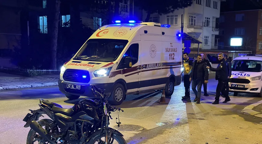 Sinop’ta taksiyle çarpışan motosikletin sürücüsü yaralandı