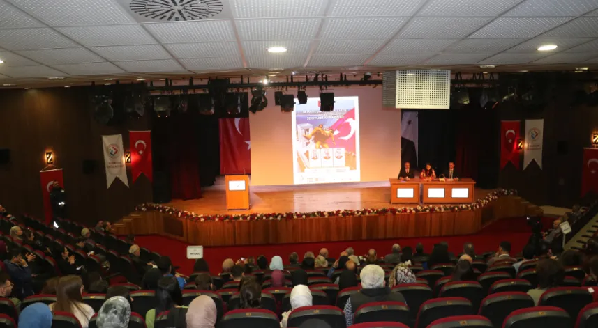 Trabzon'da Çanakkale Deniz Zaferi'nin yıl dönümü dolayısıyla panel düzenlendi