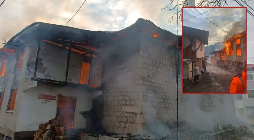 Artvin'de 4 ev ile cami ve lojmanı yandı