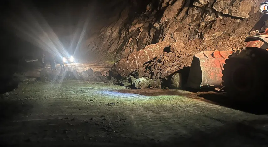Ordu'da heyelan nedeniyle kapanan mahalle yolu ulaşıma açıldı