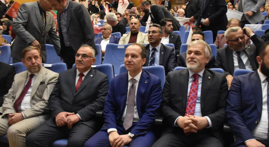 Yeniden Refah Partisi Genel Başkanı Erbakan, Gümüşhane'de partisinin il kongresine katıldı