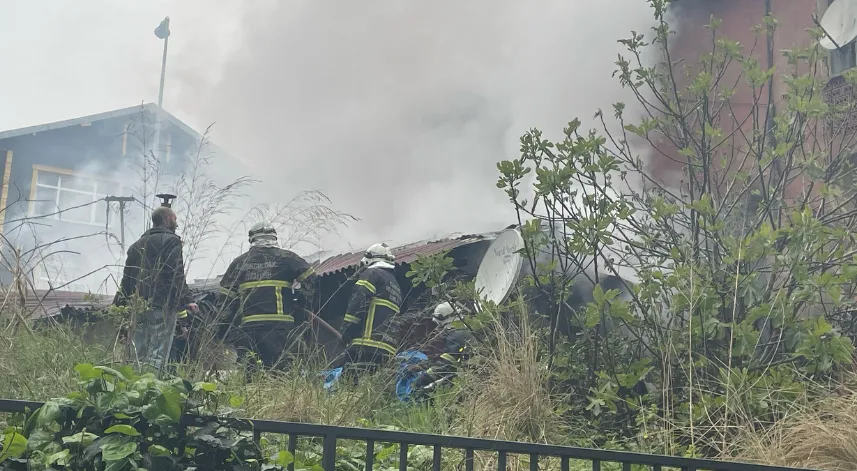 Yangında mahsur kalan görme engelliyi otopark görevlisi kurtardı