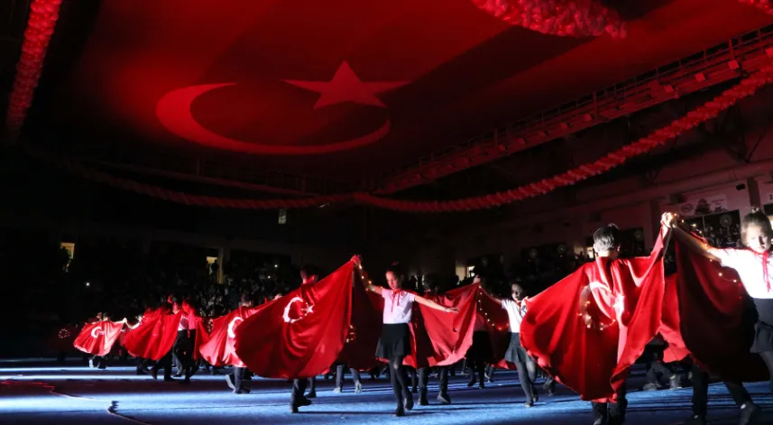 Bolu’da renkli bayram gösterisi