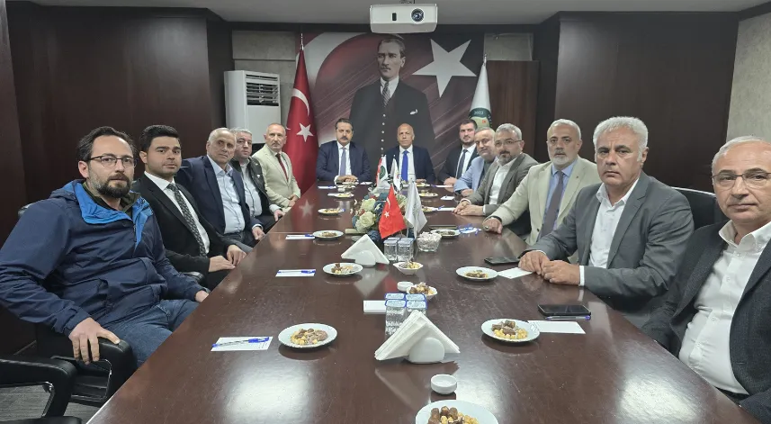 AK Parti Artvin Milletvekili Çelik Ticaret Borsası'nı ziyaret etti