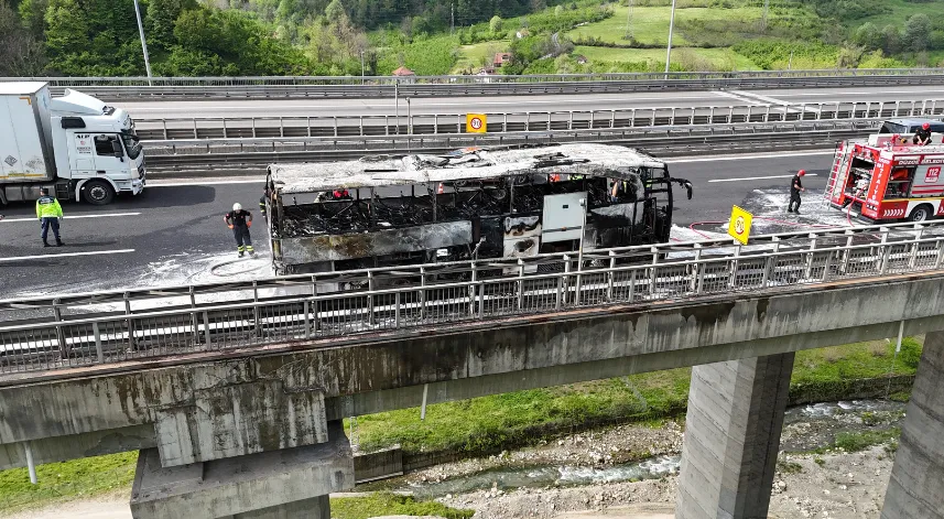 Bolu Dağı'nda yolcu otobüsü yandı