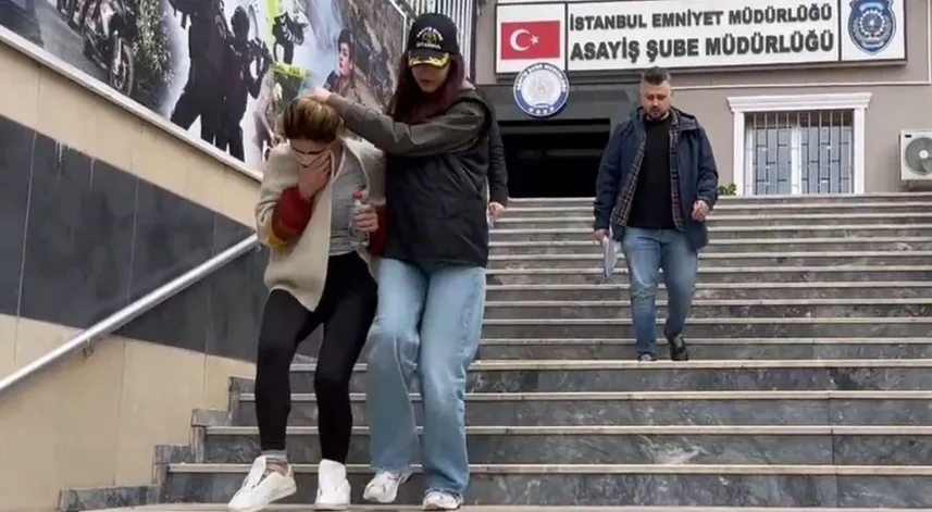 İstanbul'da Kapalıçarşı'daki kuyumcudan altın bilezik çalan şüpheli tutuklandı