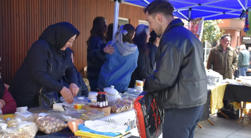 Bayburt, Gümüşhane ve Artvin'in yöresel lezzetleri Trabzon'daki kermeste buluştu
